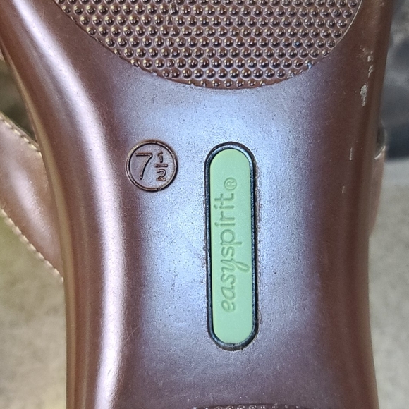 EASYSPIRIT SIZE 7 1/2 M BROWN/ GOLD - Picture 8 of 11
